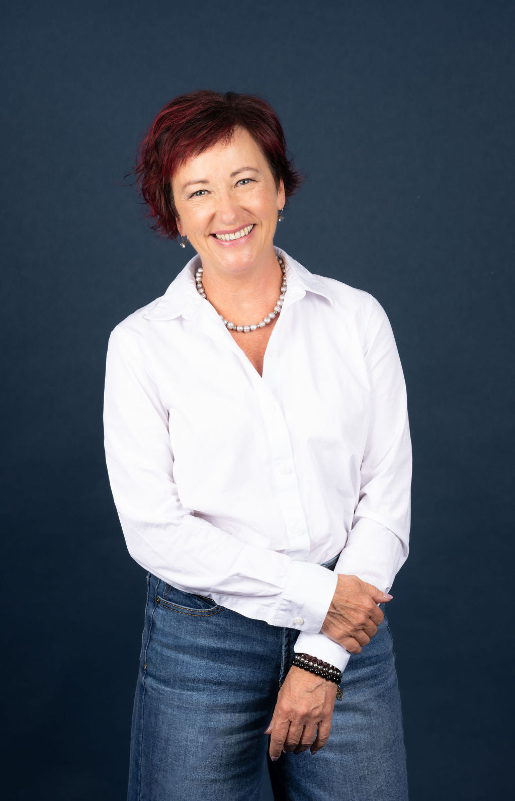 Manon Lambert, auteure québécoise de romans et récits de vie. Manon Lambert confectionne également des bijoux à la main pour hommes et femmes. Livres et bijoux disponibles au Québec. 