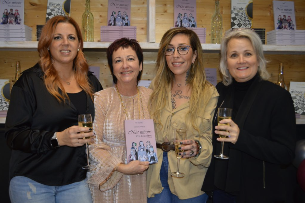Manon Lambert, auteure québécoise, a un article dans la revue coup d'oeil pour le lancement de son livre Nos miroirs, vos pouvoirs - tome 2.